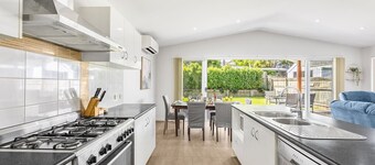 Charming 4Bedroom Home Near TrainStation & Beaches