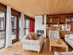 Televisie en een open haard