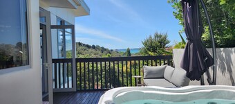 Elevated Coastal Retreat in Maraetai