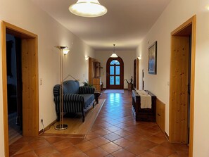 Interior - Vacation apartment 118 sqm with garden and terrace (Saaldorf-Surheim)