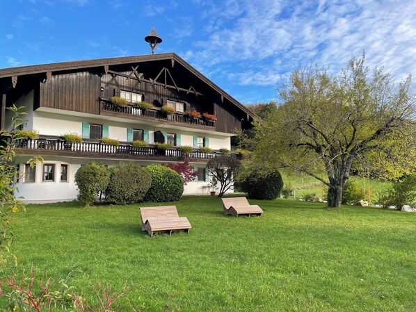 Exterior - Vacation apartment Berglodge Chiemsee with terrace, living room and bedroom, 34 sqm (Aschau im Chiemgau)
