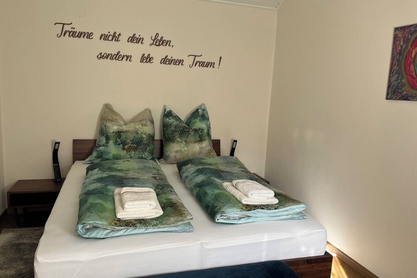 Ferienwohnung mit Terrasse für 1-2 Personen, 1 Wohn-, 1 Schlafzimmer-Doppelbett