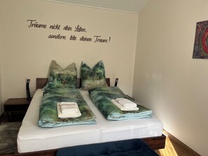 1 bedroom, bed sheets