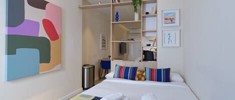 Fer et planche Ă repasser, Wi-Fi gratuit, draps fournis