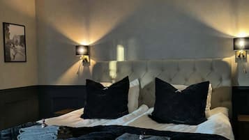 Deluxe Double Room | Desk, free WiFi