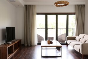 Superior Room | Living room