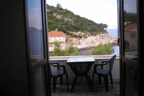 Interior - Guest House Hazdovac Rooms- Double Room with Balcony and Sea View (Babino Polje)