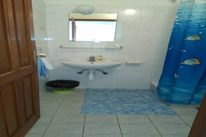 Bathroom - Guest House Hazdovac - Double Room with Balcony and Sea View 2 (Babino Polje)