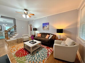 Téléviseur connecté, foyer, jeux vidéo, livres