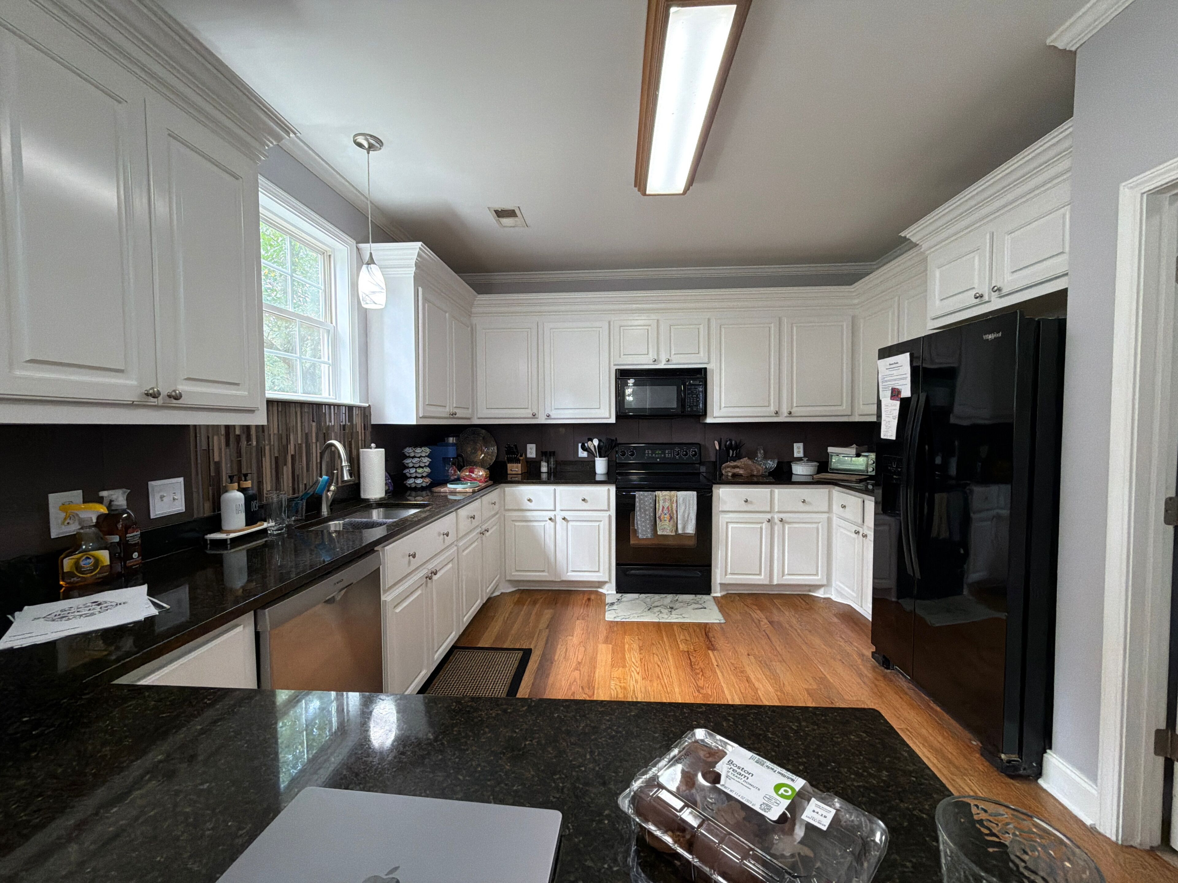 雪櫃、微波爐、焗爐、爐具