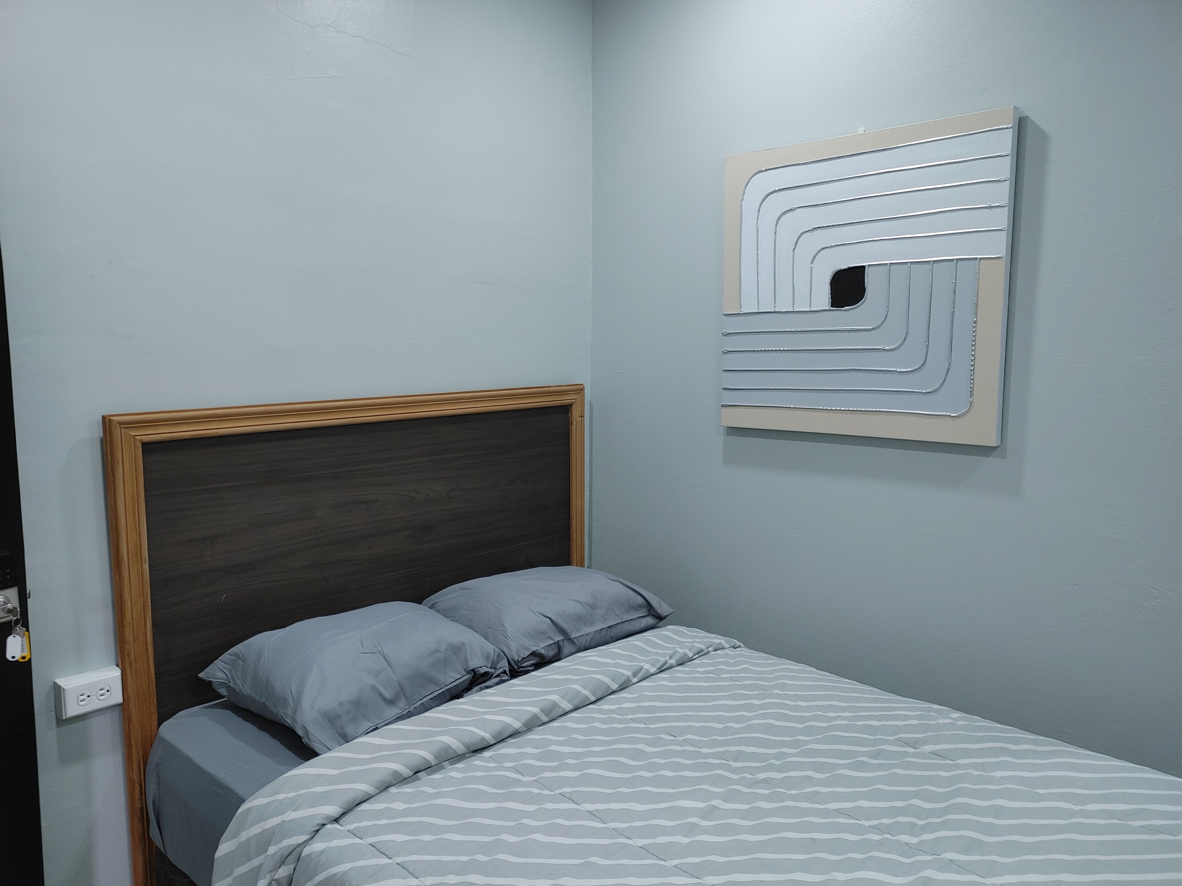 1 chambre, fer et planche à repasser, Wi-Fi, draps fournis