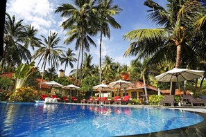 Outdoor pool - Teluk Karang Dive and Spa Resort Bali (Tejakula)