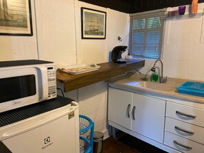 Mini-fridge, microwave - Alemão Cabanas (São Sebastião)