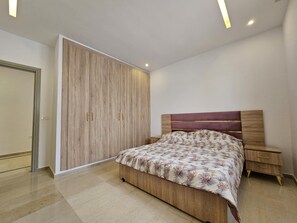 3 chambres, fer et planche à repasser, Wi-Fi, draps fournis