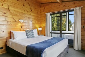 4 bedrooms, WiFi, bed sheets
