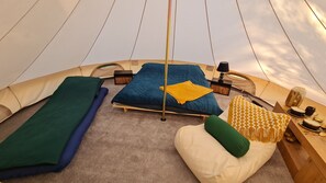 5 bedrooms, bed sheets - Glampine - Luxurious glamping tents in the Seru forest (Ogrodzisko)