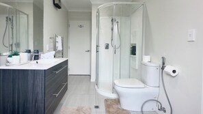 Shower, hair dryer, towels, soap - Your separate space in Wigram. (Christchurch)