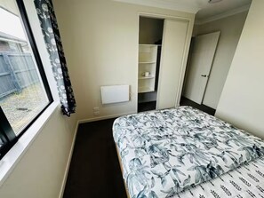 1 habitación, escritorio, tabla de planchar con plancha y wifi gratis 