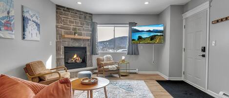 智能电视、壁炉