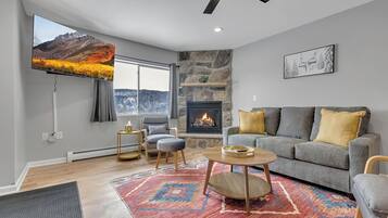 TV connectée, cheminée