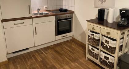 Zentral gelegene, kleine Ferienwohnung mit Küche und Duschbad