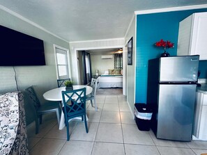 Interior - Experience the passion of hospitality, cleaning, and good location! (Bradenton Beach)