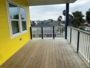 Property grounds - 2 kitchens/2 decks, downstairs and upstairs. Also walking distance to the beach (Galveston)