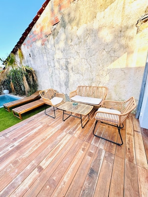 Terrace/patio - Beautiful house with garden and pool (Bordeaux)