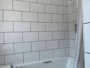Ensemble douche/baignoire, baignoire relaxante profonde