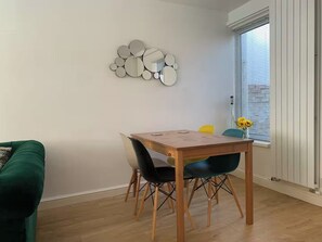 Dining - Beautiful 2-bed House in Portsmouth (Portsmouth)