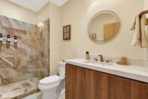 Shower, hair dryer, towels, soap - Sunset Oceanview Villa w/ Private Plunge Pool (Las Catalinas)