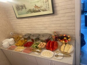 Tägliches inbegriffenes Frühstücksbuffet
