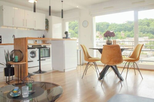 The SkyFall: superb apartment, terrace and parking space