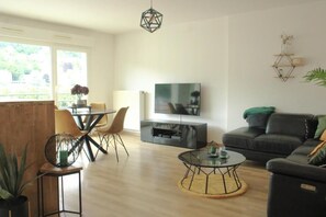 Living area - The SkyFall: superb apartment, terrace and parking space (Longwy)