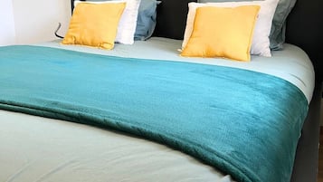 2 habitaciones, tabla de planchar con plancha, wifi y ropa de cama