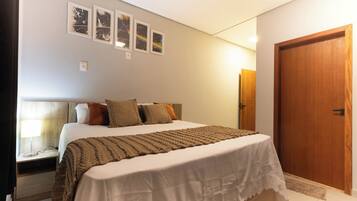 3 bedrooms, desk, iron/ironing board, WiFi (free)