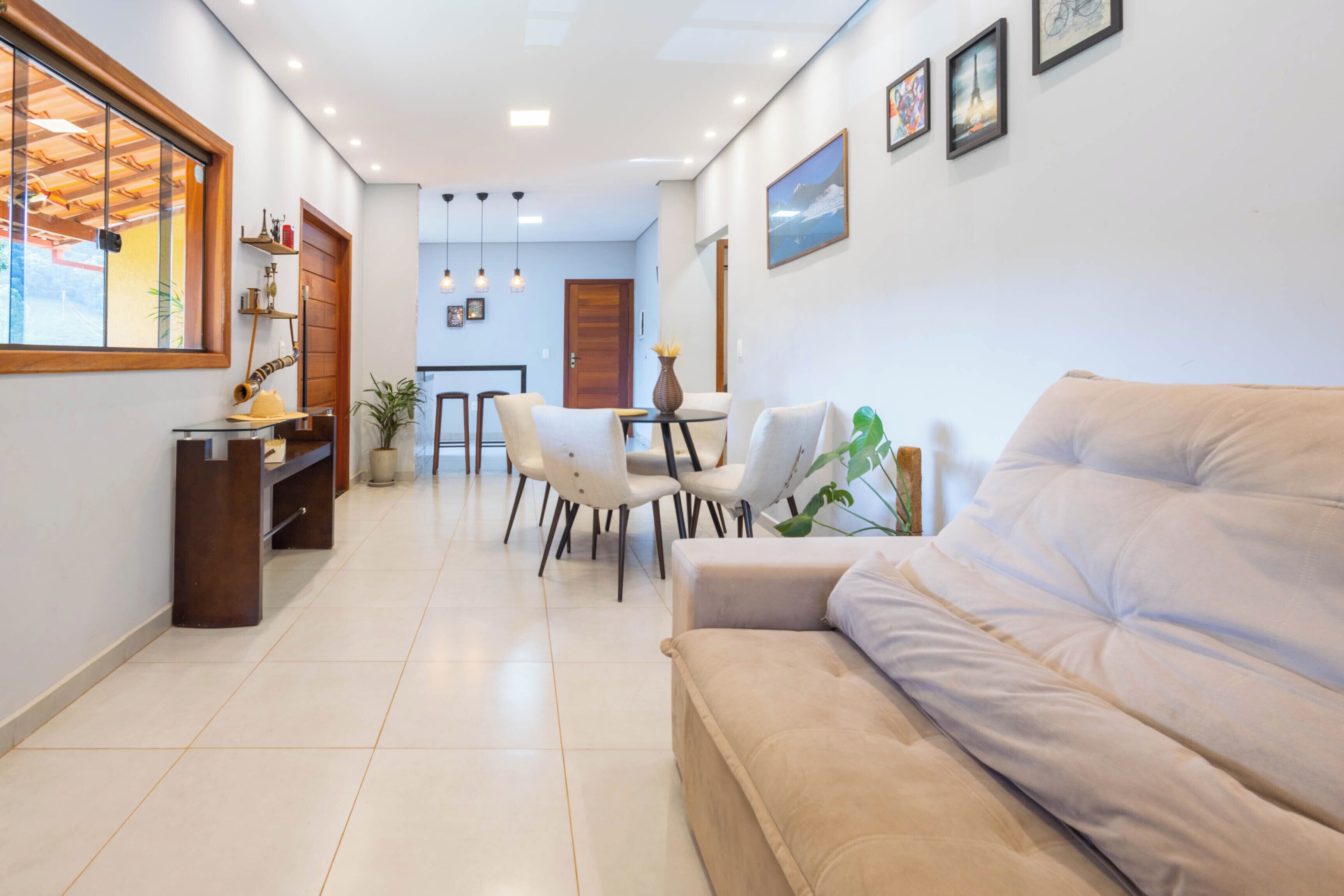 Smart TV, chimenea, videojuegos y libros 