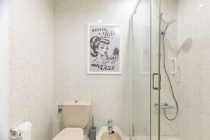 Hair dryer, bidet, towels, soap - Apartment in Barceloneta near Port Vell and 500m from the beach (Barcelona)