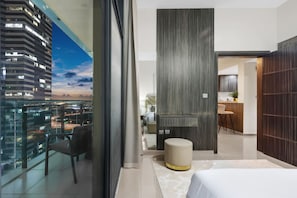 2 bedrooms, desk, iron/ironing board, WiFi - Luxury 1BR in Business Bay | Close to Dubai Mall, Burj Khalifa & City Sights (Business Bay)