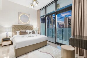 2 bedrooms, desk, iron/ironing board, WiFi