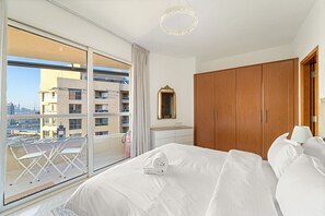 1 bedroom, desk, iron/ironing board, WiFi