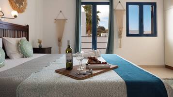 6 bedrooms, iron/ironing board, WiFi, bed sheets