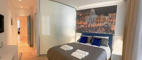 Chambre Confort, vue sur la ville | Coffre-fort, bureau, espace de travail pour ordinateurs portables