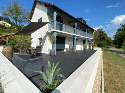 L'Eau Posée - Standing gîte facing the Yonne river