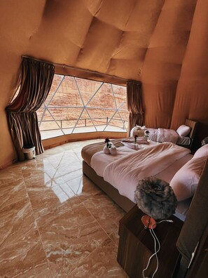 Luxury-Doppelzimmer, Balkon | Badezimmer | Duschwanne, Haartrockner, Handtücher, Seife