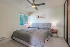 3 habitaciones, tabla de planchar con plancha, wifi y ropa de cama 