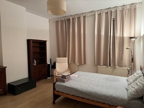 1 quarto, ferros/tábuas de passar roupa, Wi-Fi, roupa de cama