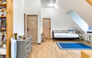 2 室のベッドルーム、旅行用ベビーベッド、WiFi (無料)