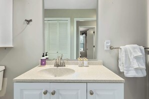 Regadera y secadora de cabello 