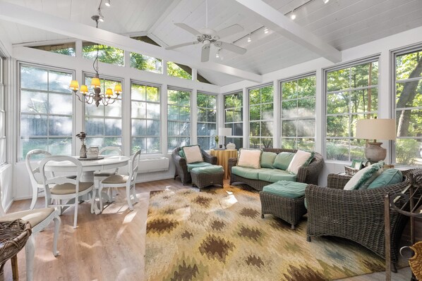 Smart-tv, pejs, dvd-afspiller